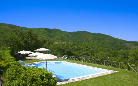 Borgo Antico: Bergforms, Berg, Hügel, Hochland, Schwimmbad, Gebirge, Bergstation, Freizeit, Grat, Senke