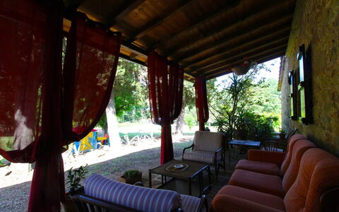 Villa Cecilia: Möbel, Pflanze, Interior Design, Baum, Schatten, Grundeigentum, Freizeit, Holz, Hütte, Gebäude