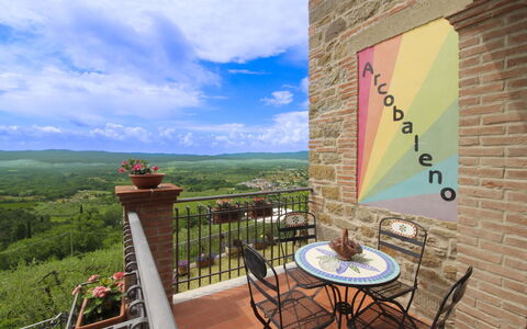 Agriturismo Arcobaleno: Stuhl, Balkon, Zimmerpflanze, Villa, Hazienda