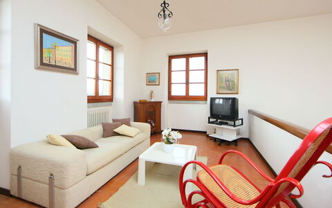 Montebello: Möbel, Zimmer, Eigentum, Interior Design, Wohnzimmer, Schlafzimmer, Decke, Fussboden, Gebäude, Wand