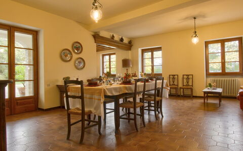 Montebello: Möbel, Interior Design, Flooring, Tabelle, Holz, Stuhl, Fussboden, Decke, Esszimmer, Küche & Esszimmer Tisch