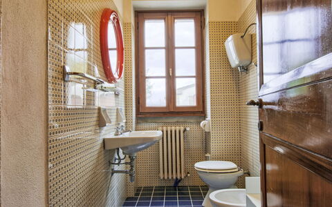 Montebello: Flooring, Fussboden, Interior Design, Armatur, Installation, Fliese, Badezimmer, Holzbeize, Zapfhahn, Sinken