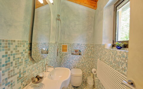 Casa Lucia: Badezimmer, Zimmer, Eigentum, Interior Design, Fliese, Die Architektur, Gebäude, Grundeigentum, Haus, Fussboden
