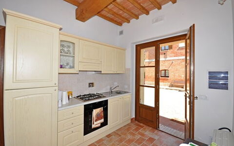 Pienza: Eigentum, Zimmer, Möbel, Gebäude, Haus, Grundeigentum, Küche, Interior Design, Zuhause, Fussboden