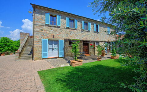 Villa Giare: Eigentum, Haus, Gebäude, Zuhause, Grundeigentum, Die Architektur, Wohngebiet, Estate, Fassade, Hütte