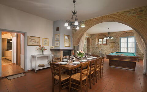 Villa Giare: Möbel, Interior Design, Wand, Decke, Tabelle, Flooring, Holz, Küche & Esszimmer Tisch, Stuhl, Esszimmer