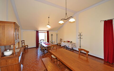 Dante: Zimmer, Eigentum, Holzboden, Gebäude, Hartholz, Fussboden, Laminatboden, Interior Design, Möbel, Haus