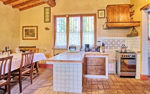 Casa Cipressi: Eigentum, Zimmer, Gebäude, Küche, Möbel, Interior Design, Haus, Countertop, Fussboden, Fliese