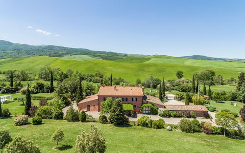 Villa Castiglione: Grundstueck, Ländliches Gebiet, Estate, Bauernhaus, Garten, Landscaping, Wiese, Plantage, Rasen, Hazienda