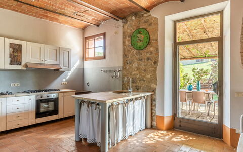 Villa Castiglione: Interior Design, Möbel, Flooring, Holz, Küche, Fussboden, Decke, Countertop, Zuhause, Zimmer
