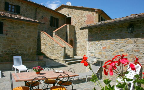 Casa Antica: Blume, Pflanze, Eigentum, Fenster, Gebäude, Möbel, Himmel, Blumentopf, Beleuchtung, Die Architektur