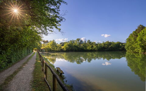 Villa Sant' Angelo: Wasser, Gewässer, Grün, Natur, Wasservorräte, Natürlichen Umgebung, Natürliche Landschaft, Wasserlauf, Wasserweg, Bank