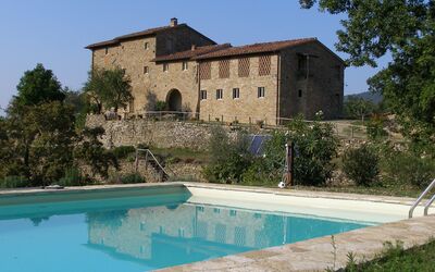 Podere Torremozza: Eigentum, Schwimmbad, Haus, Gebäude, Villa, Grundeigentum, Estate, Urlaub, Freizeit, Sommer