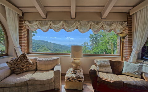 Gellino: Wohnzimmer, Eigentum, Zimmer, Interior Design, Möbel, Vorhang, Wand, Grundeigentum, Fensterbehandlung, Decke