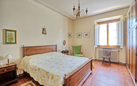 Casale Ambra: Schlafzimmer, Zimmer, Möbel, Eigentum, Bett, Bettrahmen, Interior Design, Bettdecke, Decke, Fussboden