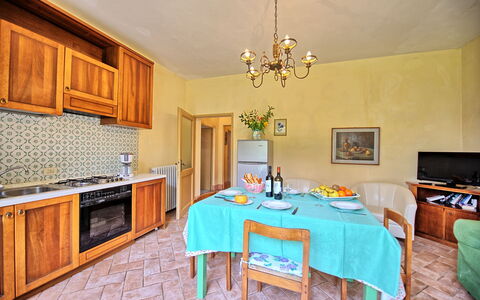 Vittoriana: Zimmer, Eigentum, Möbel, Küche, Gebäude, Interior Design, Cabinetry, Grundeigentum, Countertop, Haus