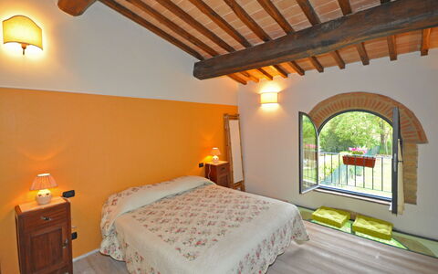 Villa Diletta: Schlafzimmer, Zimmer, Eigentum, Bett, Möbel, Gebäude, Bettdecke, Decke, Haus, Interior Design