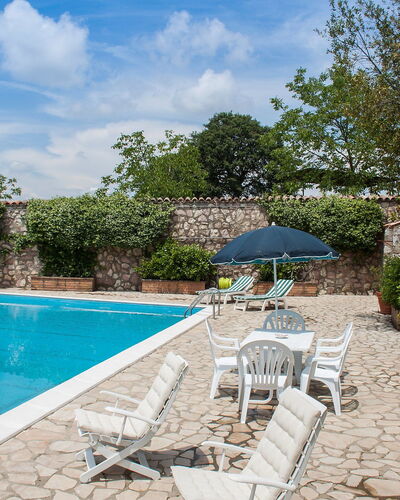Olivo Secolare: Schwimmbad, Eigentum, Haus, Grundeigentum, Urlaub, Gebäude, Freizeit, Hinterhof, Estate, Zuhause