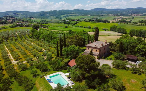 Villa Scianellone: Schwimmbad, Baum, Landschaft, Wohngebiet, Vogelperspektive, Resort, Luftaufnahmen, Estate, Landscaping, Design