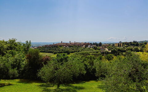 Villa Scianellone: Schwimmbad, Baum, Landschaft, Wohngebiet, Vogelperspektive, Resort, Luftaufnahmen, Estate, Landscaping, Design