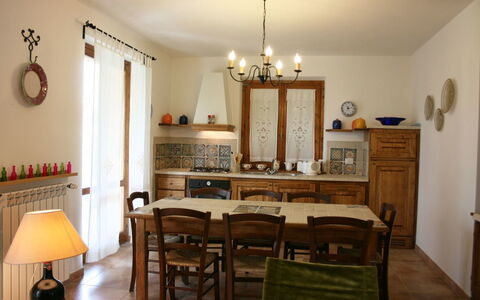 Casa Clementina: Zimmer, Möbel, Eigentum, Interior Design, Gebäude, Esszimmer, Decke, Tabelle, Haus, Fussboden