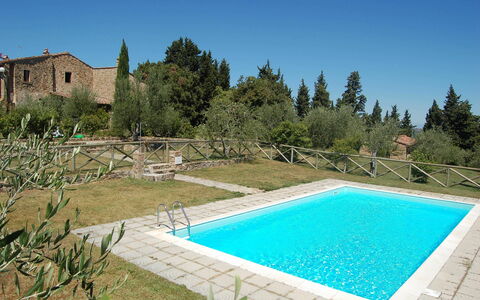 Appartamento Beatrice: Schwimmbad, Eigentum, Haus, Grundeigentum, Villa, Gebäude, Estate, Gras, Baum, Freizeit