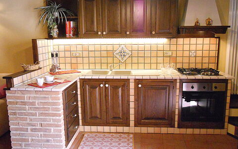 Casa Stefy: Möbel, Cabinetry, Countertop, Zimmer, Eigentum, Küche, Fussboden, Fliese, Interior Design, Sinken