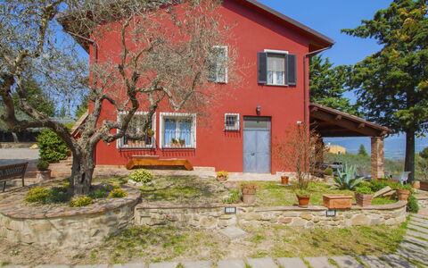 Agriturismo la Casetta di Chiara: Pflanze, Himmel, Eigentum, Fenster, Gebäude, Baum, Haus, Die Architektur, Grundstueck, Nachbarschaft