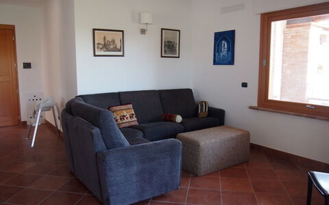 Villa Dei Cipressi: Zimmer, Möbel, Eigentum, Wohnzimmer, Gebäude, Fussboden, Haus, Couch, Grundeigentum, Interior Design