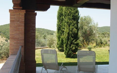 Villa Dei Cipressi: Eigentum, Gebäude, Haus, Zimmer, Grundeigentum, Veranda, Möbel, Deck, Terrasse, Zuhause