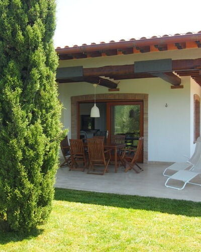Villa Dei Cipressi: Eigentum, Haus, Gebäude, Grundeigentum, Pergola, Gras, Baum, Villa, Zuhause, Hinterhof