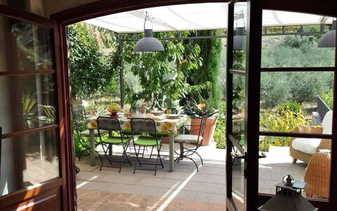 Villa Nova: Eigentum, Zimmer, Haus, Veranda, Gebäude, Interior Design, Zuhause, Tür, Grundeigentum, Terrasse