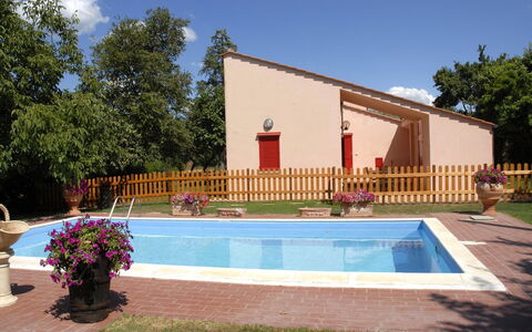 Casa Laura: Eigentum, Haus, Gebäude, Schwimmbad, Grundeigentum, Zuhause, Villa, Die Architektur, Wohngebiet, Fassade