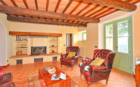 Villa Noceta: Zimmer, Eigentum, Wohnzimmer, Gebäude, Decke, Möbel, Haus, Interior Design, Holzboden, Fussboden