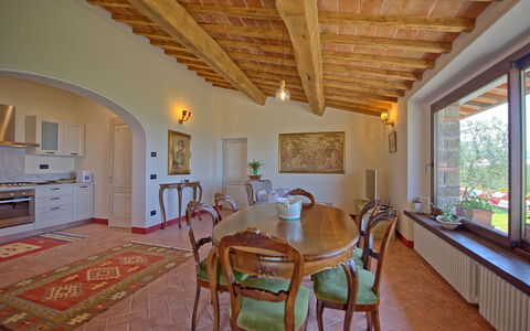 Villa Noceta: Zimmer, Eigentum, Gebäude, Möbel, Esszimmer, Grundeigentum, Haus, Decke, Interior Design, Fussboden