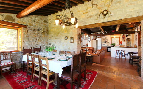 Casale Verciano: Eigentum, Gebäude, Zimmer, Esszimmer, Interior Design, Decke, Strahl, Möbel, Haus, Grundeigentum