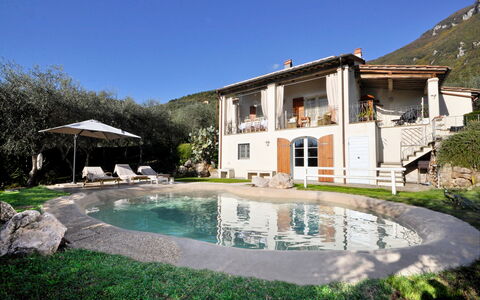 Casa Roberto: Hügel, Schwimmbad, Gebirge, Estate, Resort, Hazienda, Hütte, Bauernhaus, Villa, Gartenmöbel