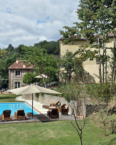 Angeloni: Eigentum, Haus, Estate, Zuhause, Grundeigentum, Gebäude, Wohngebiet, Villa, Villa, Schwimmbad