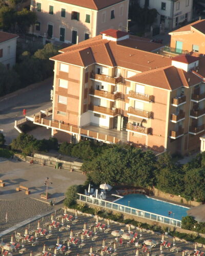 Marina Di Castagneto: Wohngebiet, Nachbarschaft, \Stadt, Menschliche Siedlung, Gebäude, Urban Design, Vorort, Stadt, Mischnutzung, Stadtgebiet