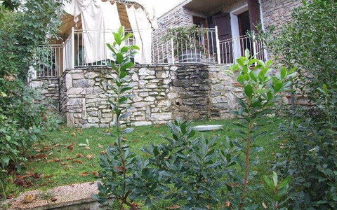 Villa Il Castagno: Vegetation, Wand, Eigentum, Haus, Zuhause, Baum, Pflanze, Wohngebiet, Grundeigentum, Die Architektur