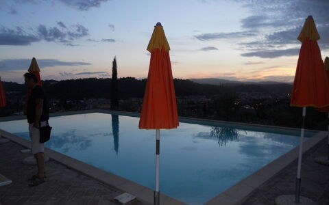 Tenuta Il Tresto: Wasser, Himmel, Reflexion, Reflecting Pool, Wolke, Tourismus, Abend, Urlaub, Monument, \Fels