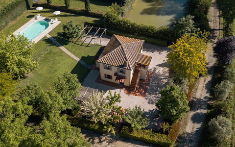 Villa La Fragola: Eigentum, Haus, Luftaufnahmen, Zuhause, Estate, Grundeigentum, Die Architektur, Gebäude, Villa, Baum